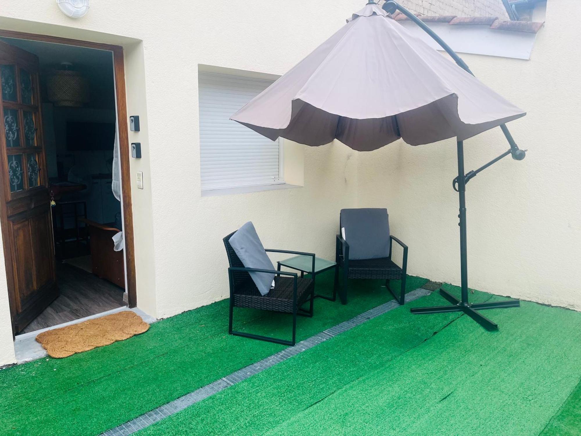 Le Petit Prince , Jolie Maisonnette Terrasse Netflix Parking Prive Jeux De Societe Bourg-en-Bresse Exteriör bild